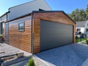 Garaż blaszany 6x5,8 z bramą segmentową