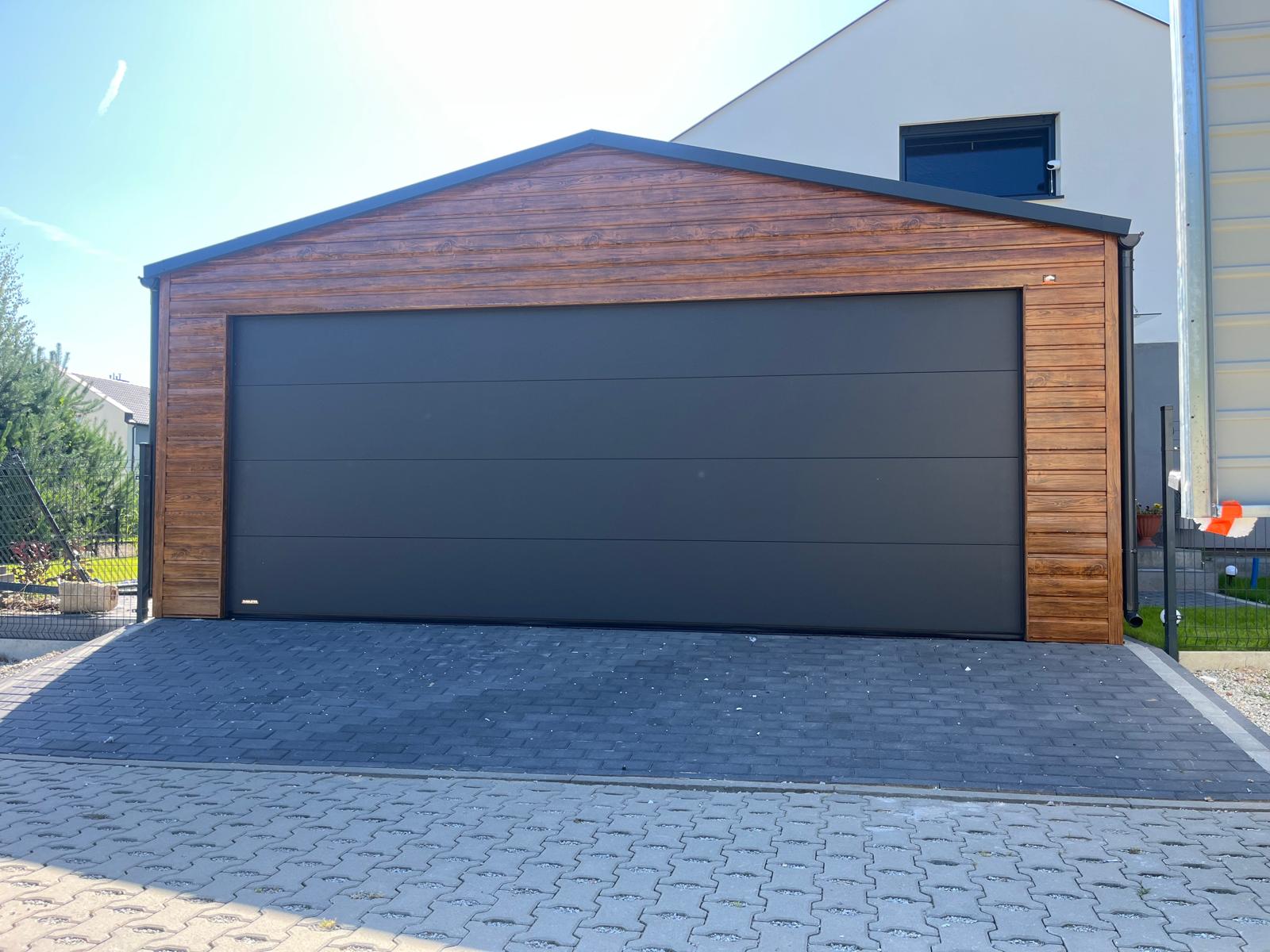 Garaż blaszany 6x5,8 z bramą segmentową - obrazek 6